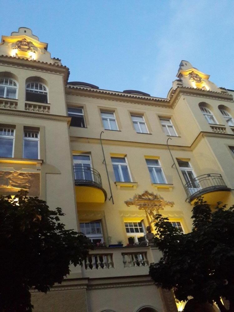 Art Nouveau Treasure Apartment *
