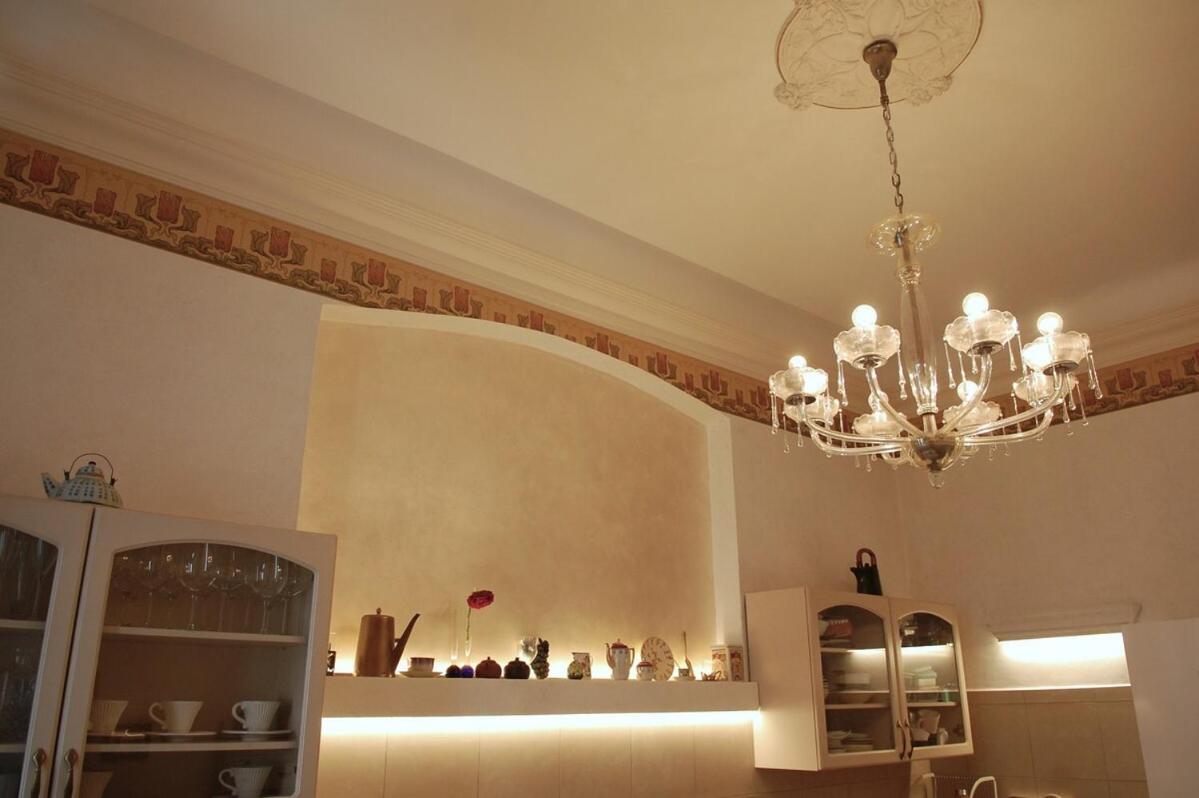Art Nouveau Treasure Apartment Prague