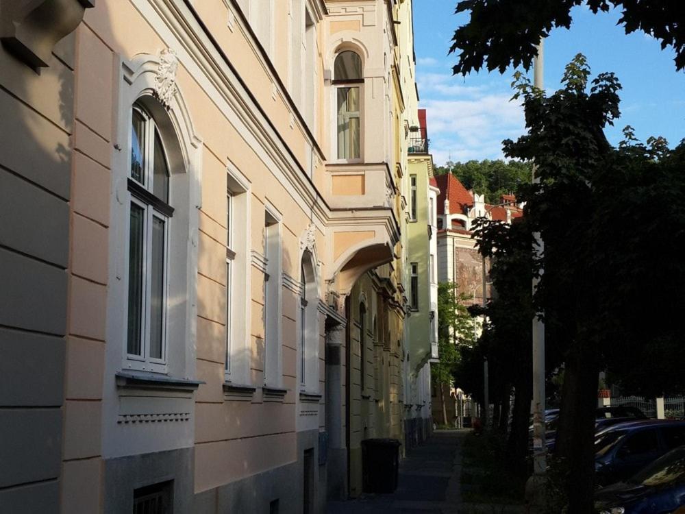 Art Nouveau Treasure Apartment Prague